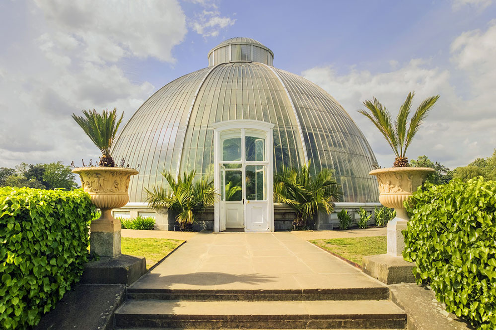 Kew Royal Botanic Gardens, London, UK (Credit: Kodachrome25/ istock.com)